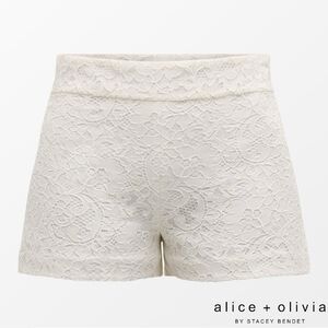 Alice + Olivia **NWT** Dunn Off White Stretch Lace Short